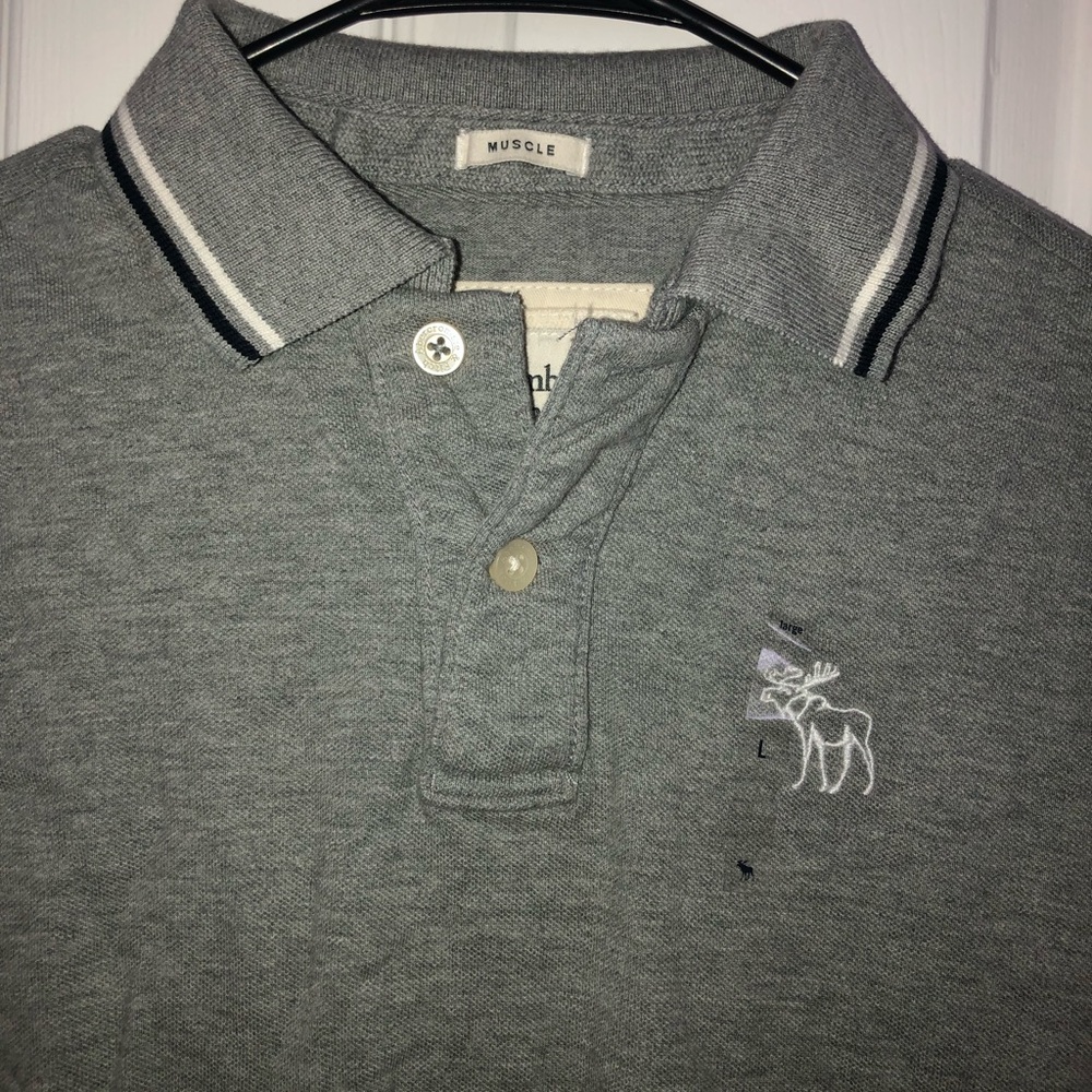 Men’s polo tee